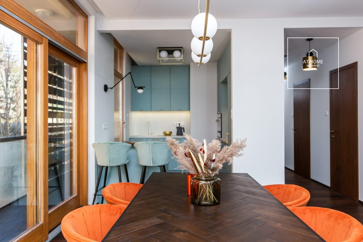 Panoramic 2-bedroom apartment with a 30 sqm terrace on Gellért Hill