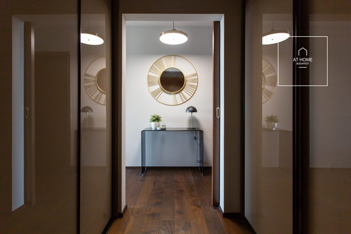 Panoramic 2-bedroom apartment with a 30 sqm terrace on Gellért Hill