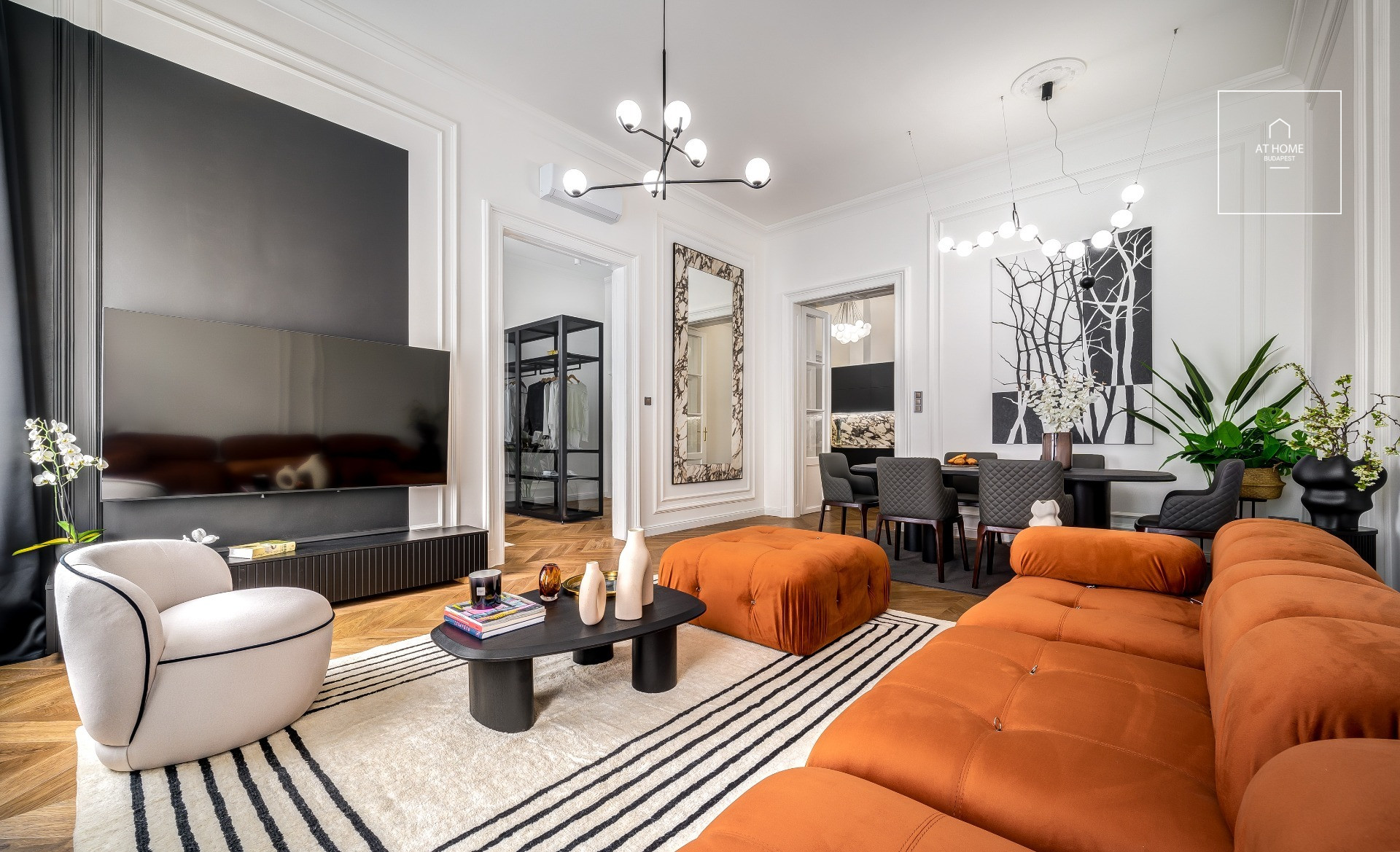 Exclusive designer apartment for rent in the heart of downtown Budapest, District V.