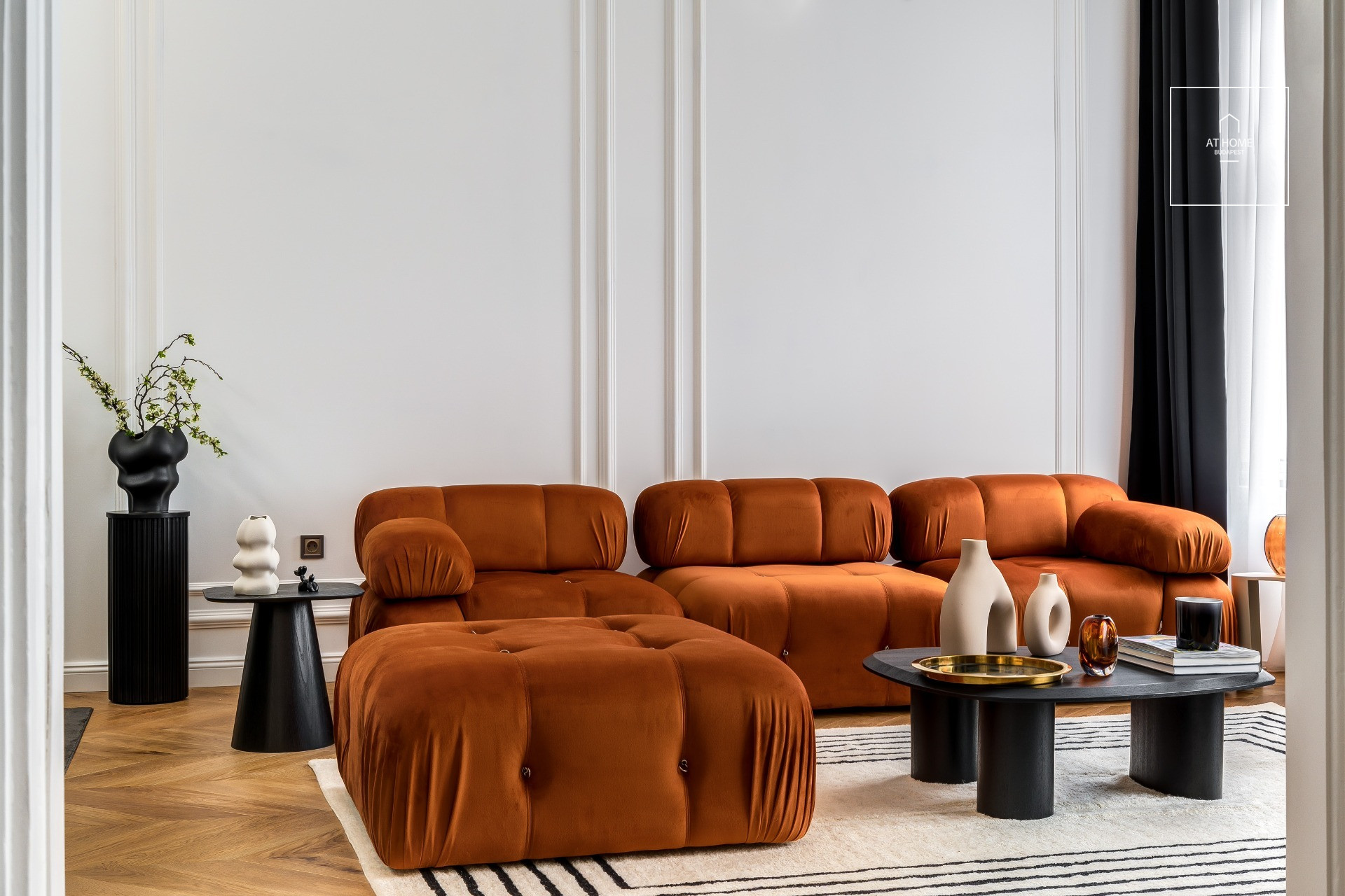 Exclusive designer apartment for rent in the heart of downtown Budapest, District V.