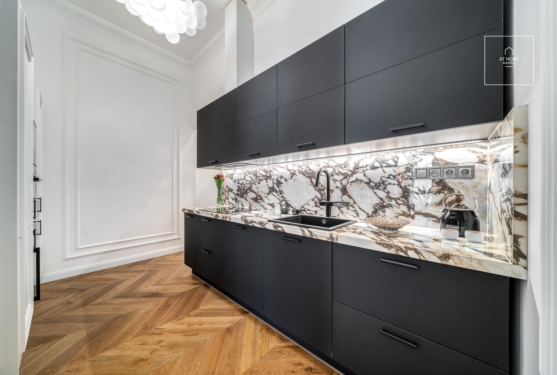 Exclusive designer apartment for rent in the heart of downtown Budapest, District V.