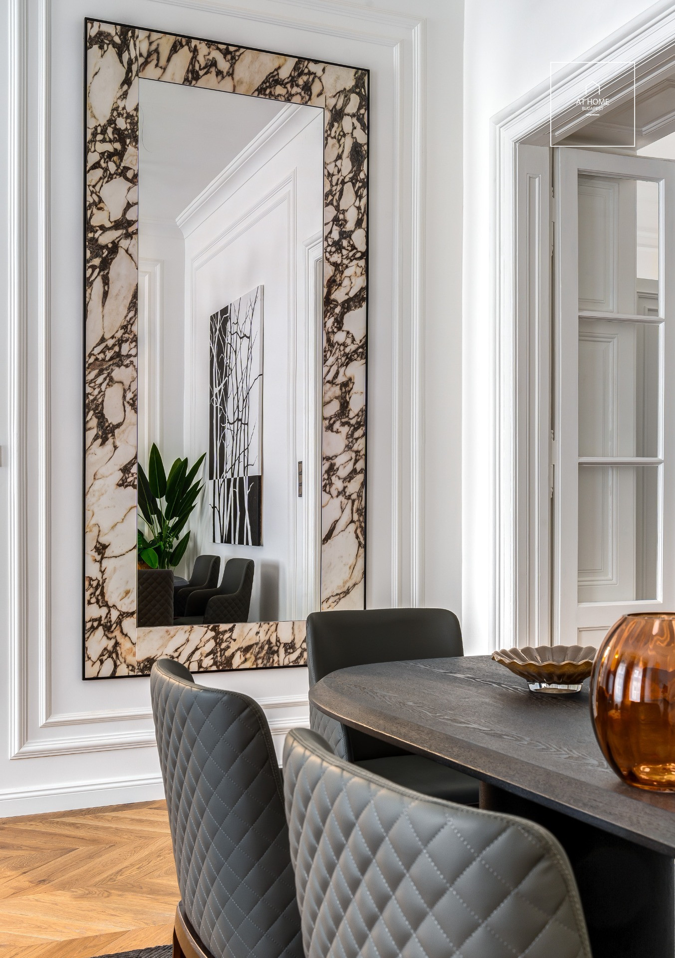 Exclusive designer apartment for rent in the heart of downtown Budapest, District V.