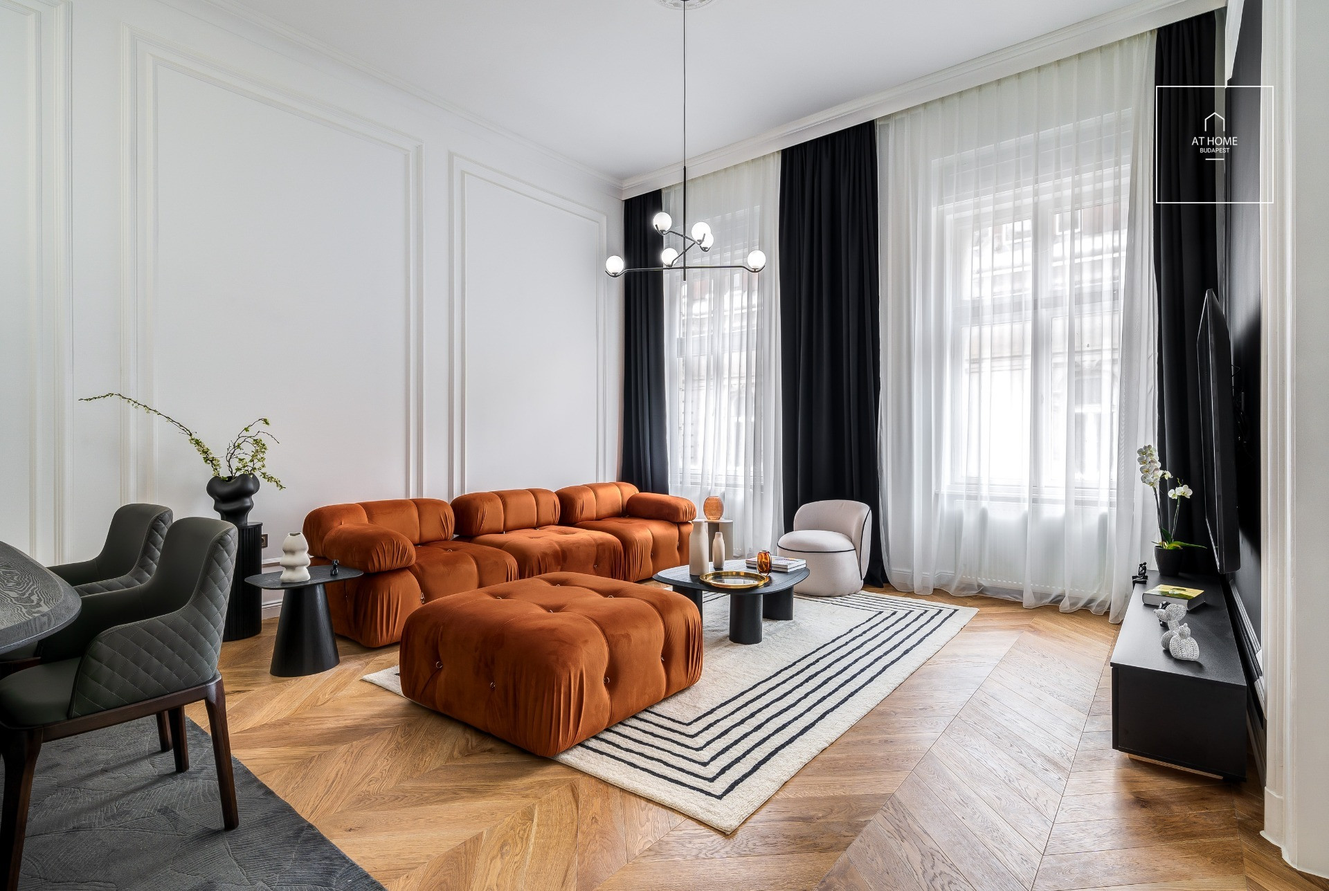 Exclusive designer apartment for rent in the heart of downtown Budapest, District V.