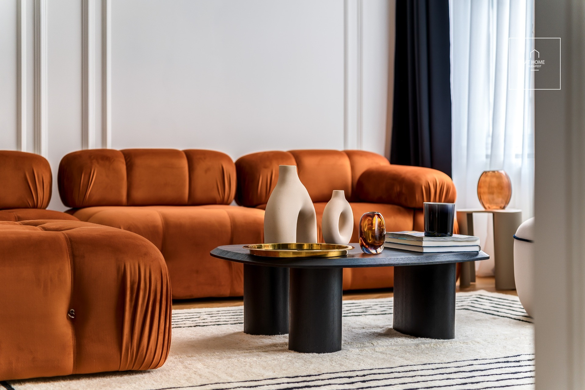 Exclusive designer apartment for rent in the heart of downtown Budapest, District V.