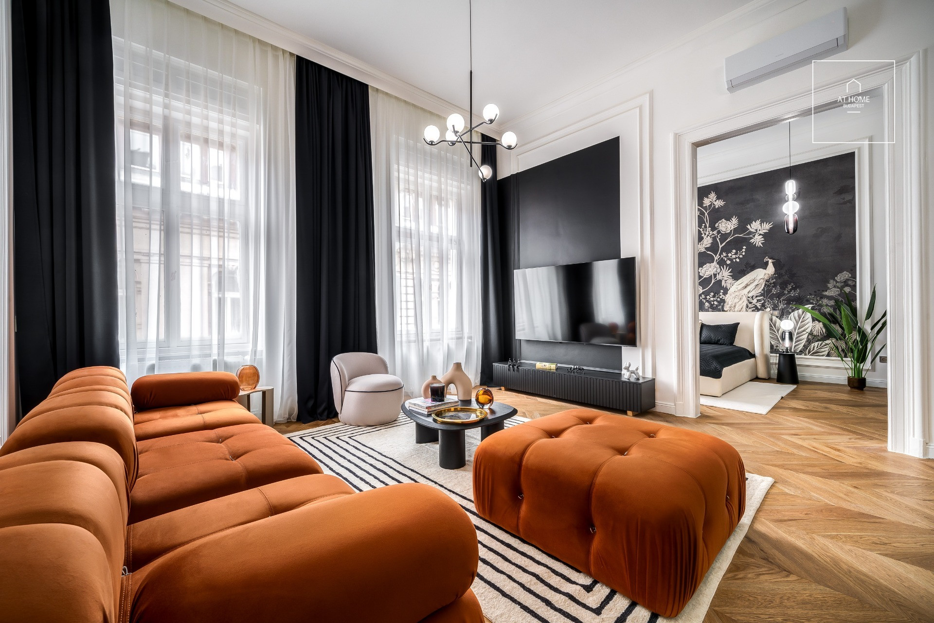 Exclusive designer apartment for rent in the heart of downtown Budapest, District V.