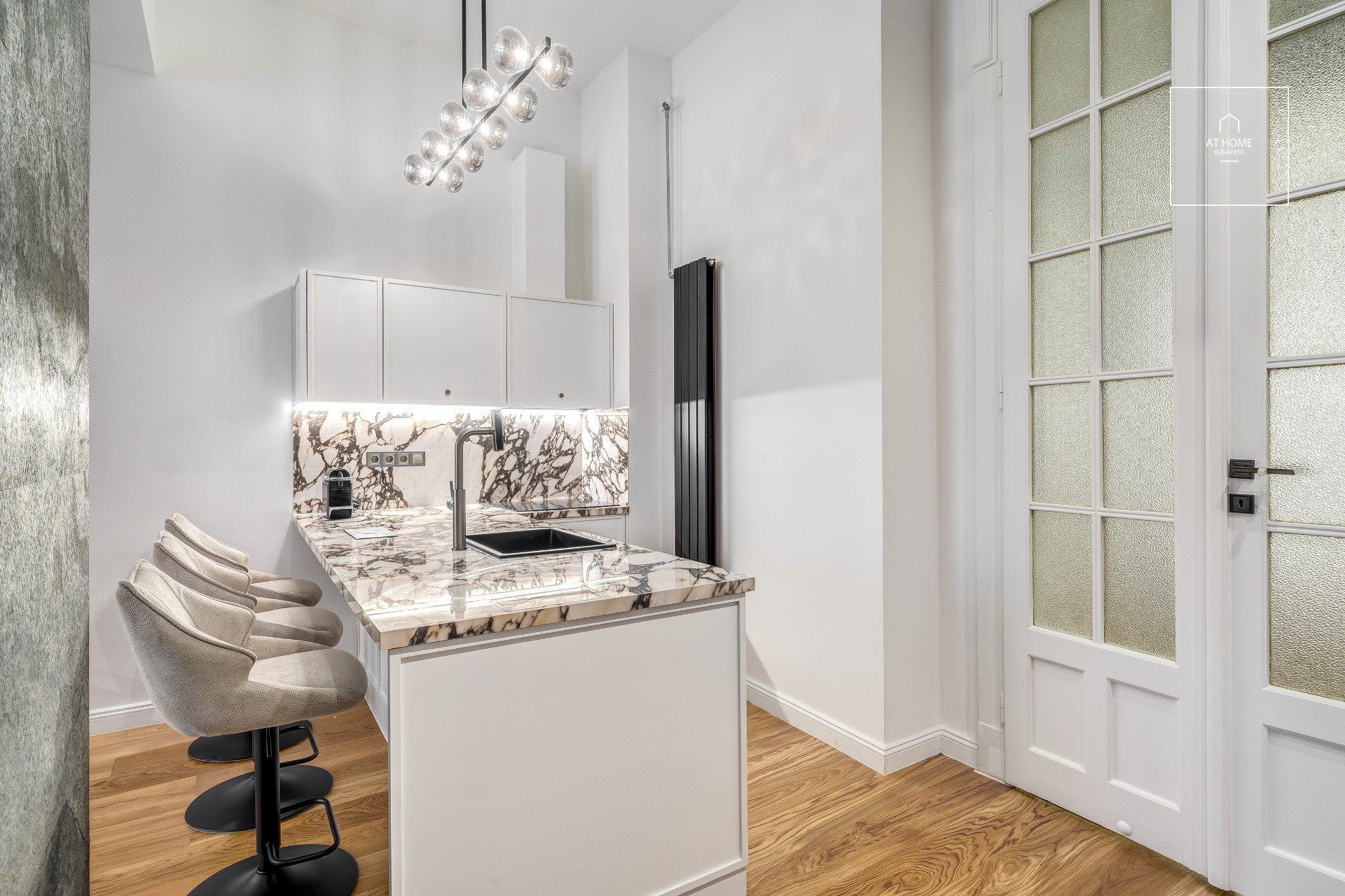 Spacious two luxury apartment available for rent in the very heart of Budapest’s prestigious District V.