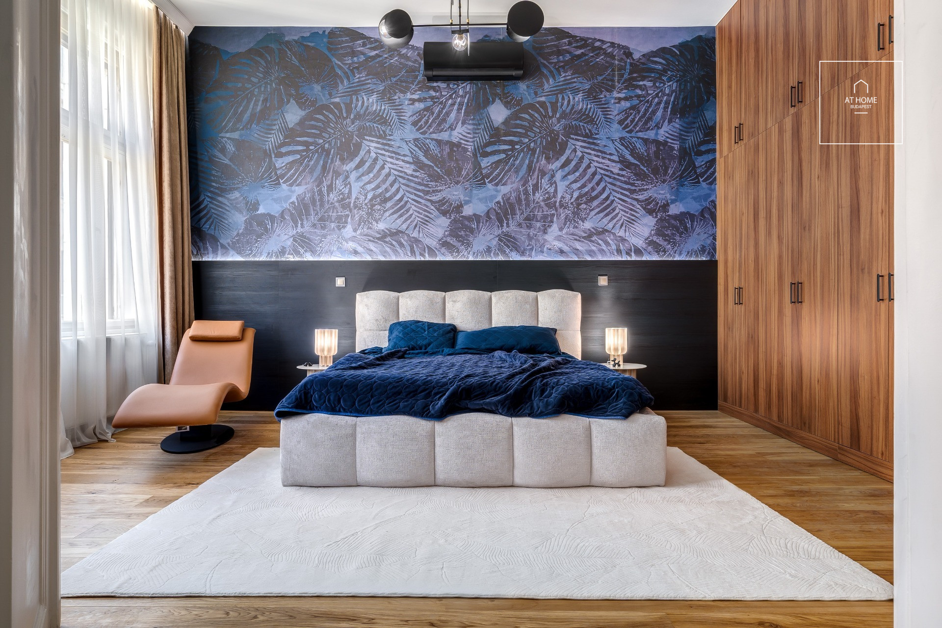 Spacious two luxury apartment available for rent in the very heart of Budapest’s prestigious District V.