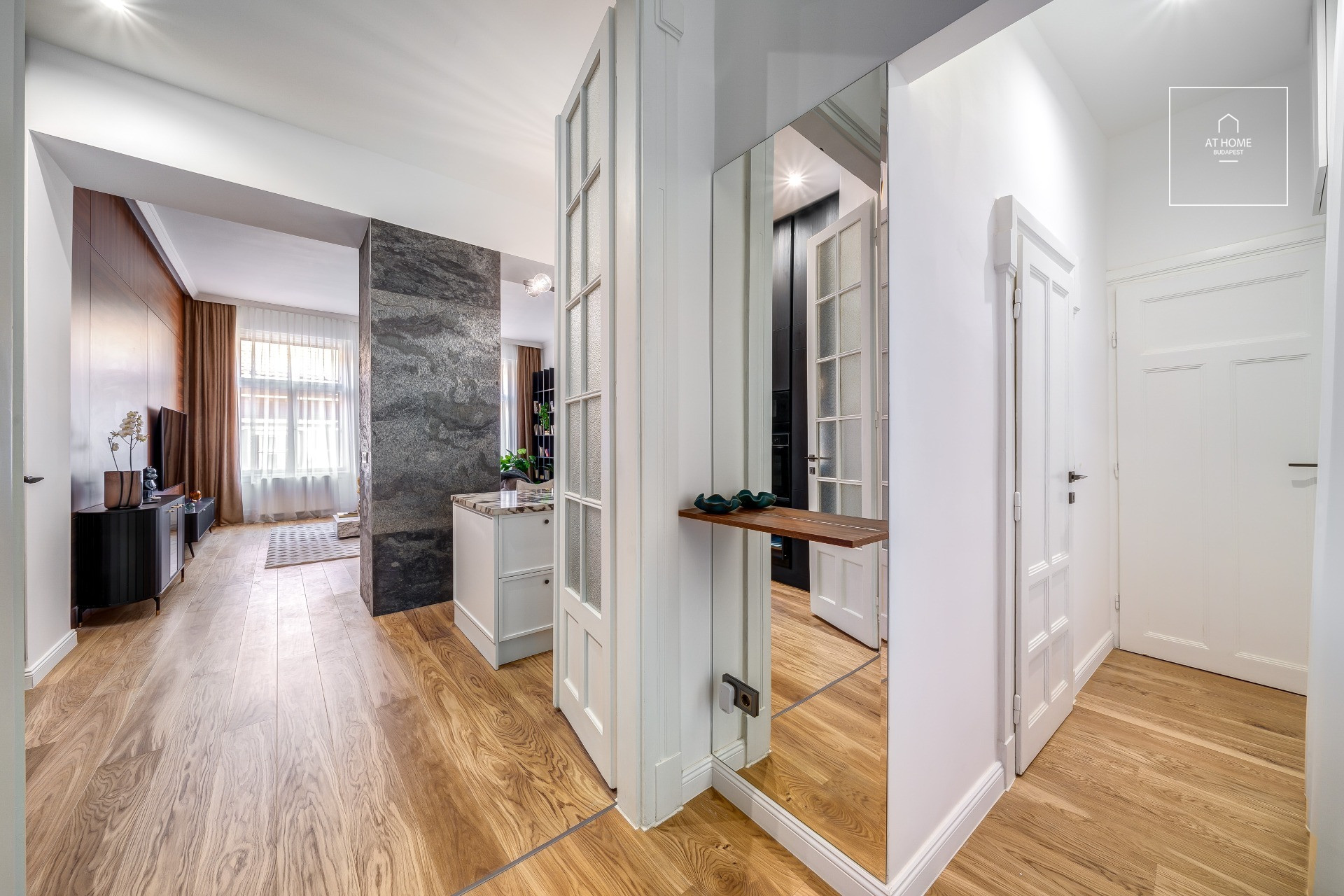 Spacious two luxury apartment available for rent in the very heart of Budapest’s prestigious District V.