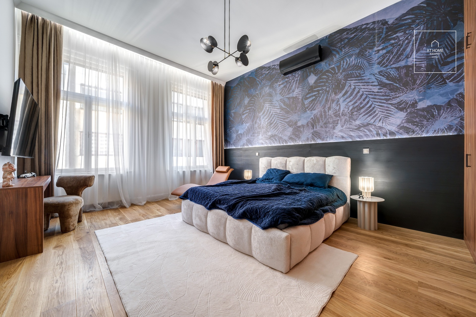 Spacious two luxury apartment available for rent in the very heart of Budapest’s prestigious District V.