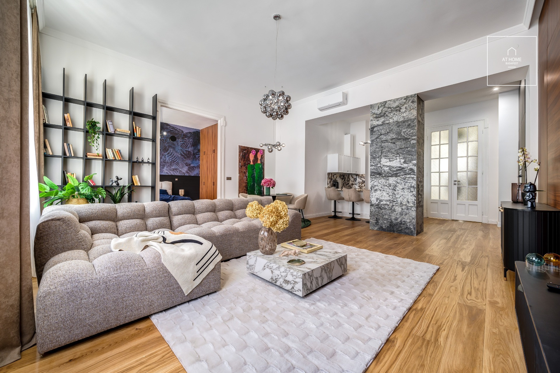 Spacious two luxury apartment available for rent in the very heart of Budapest’s prestigious District V.