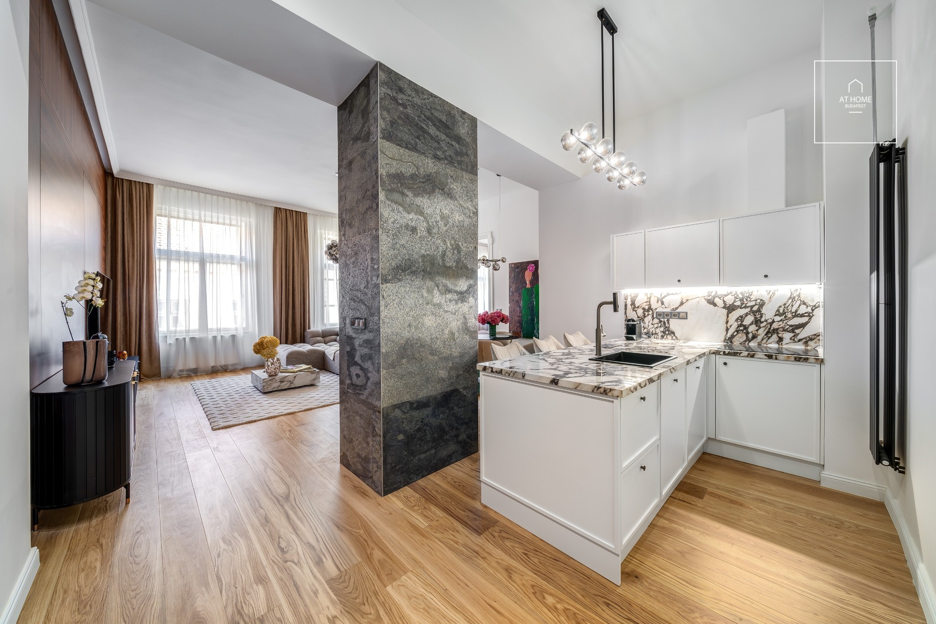 Spacious two luxury apartment available for rent in the very heart of Budapest’s prestigious District V.