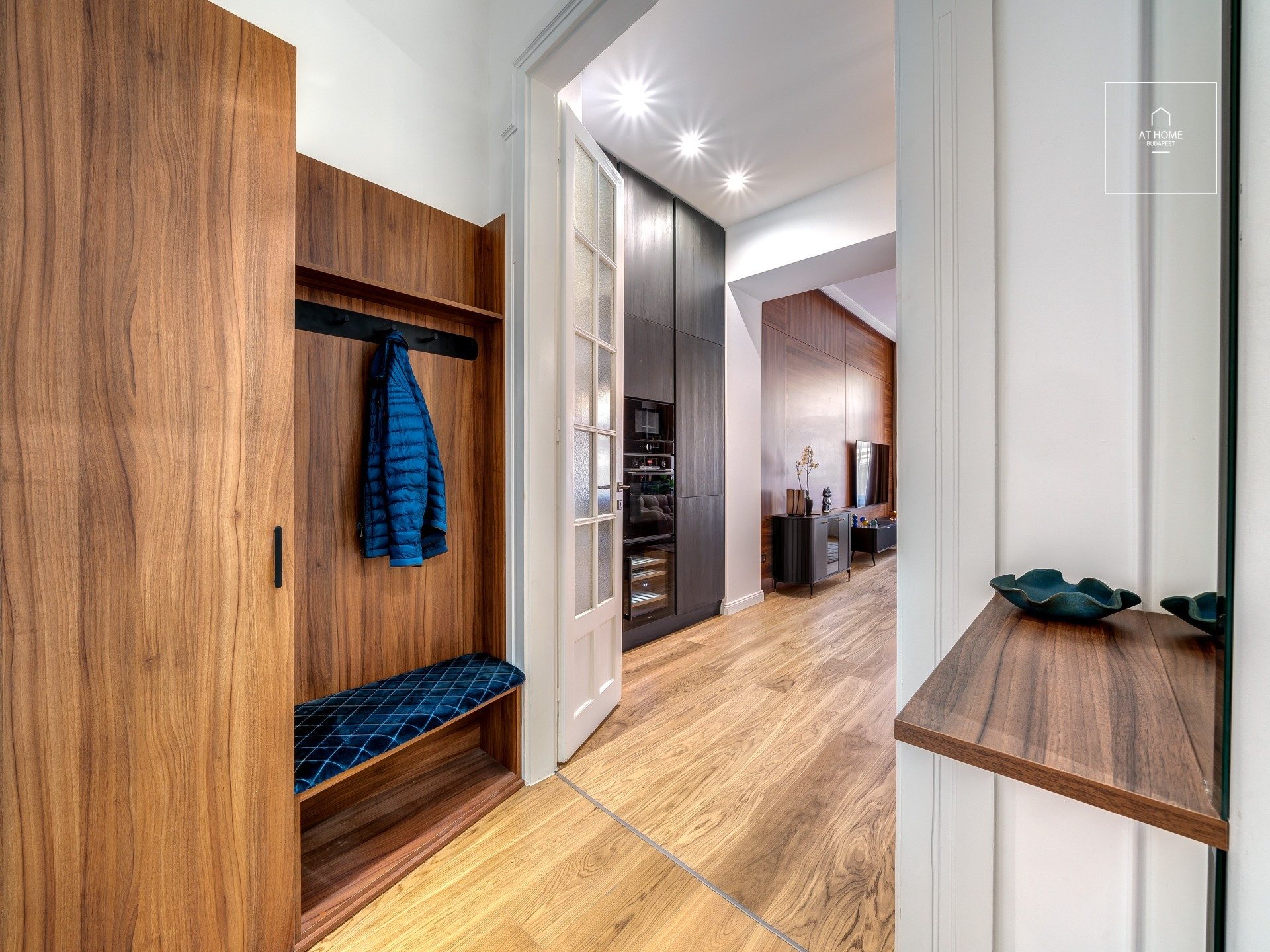 Spacious two luxury apartment available for rent in the very heart of Budapest’s prestigious District V.