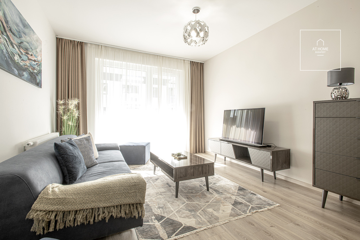 66 sqm two-bedroom apartment with terrace in District VI, Terézváros