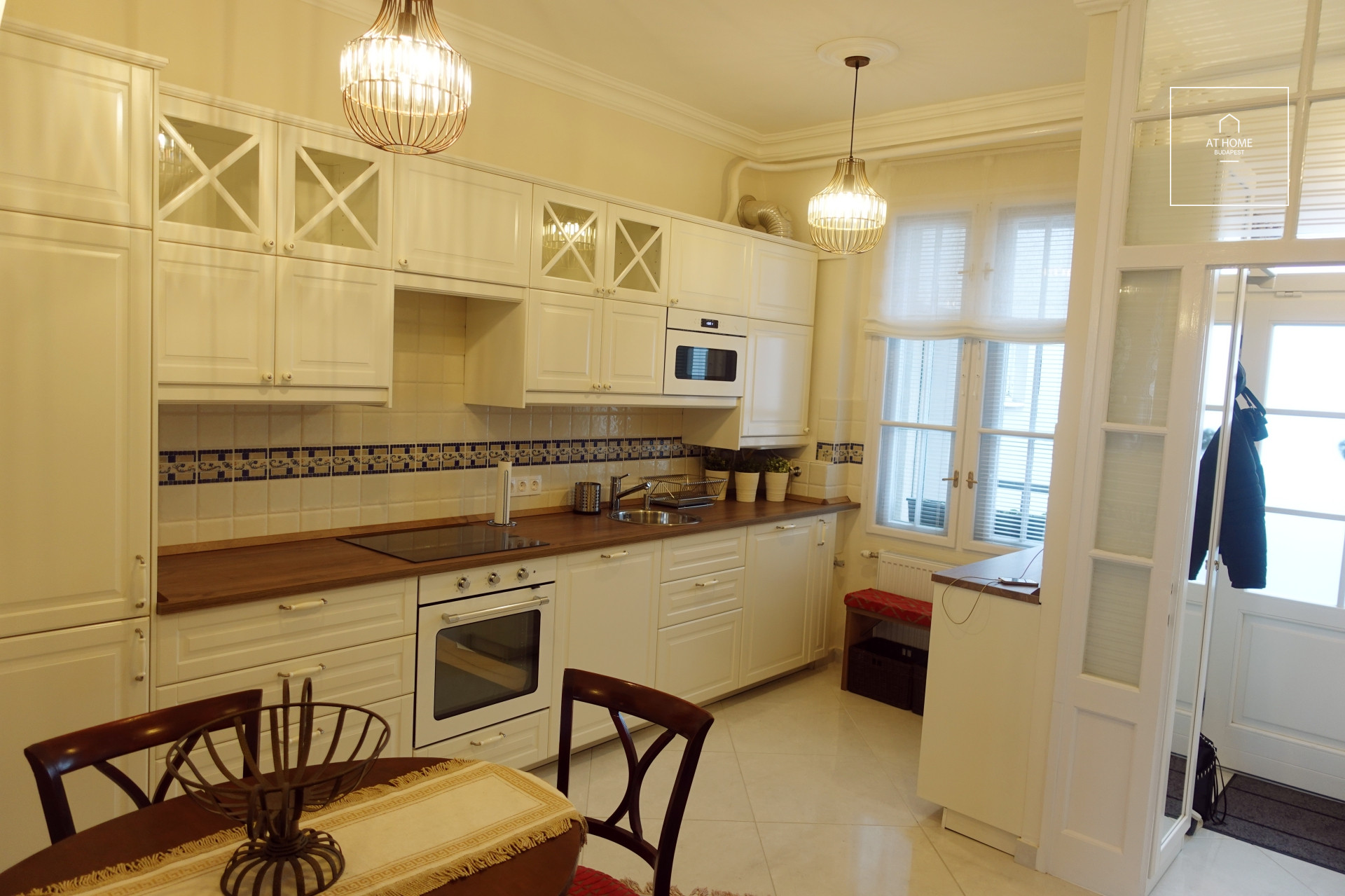 Sunny villa apartment for rent Budapest XII. district, Magasút