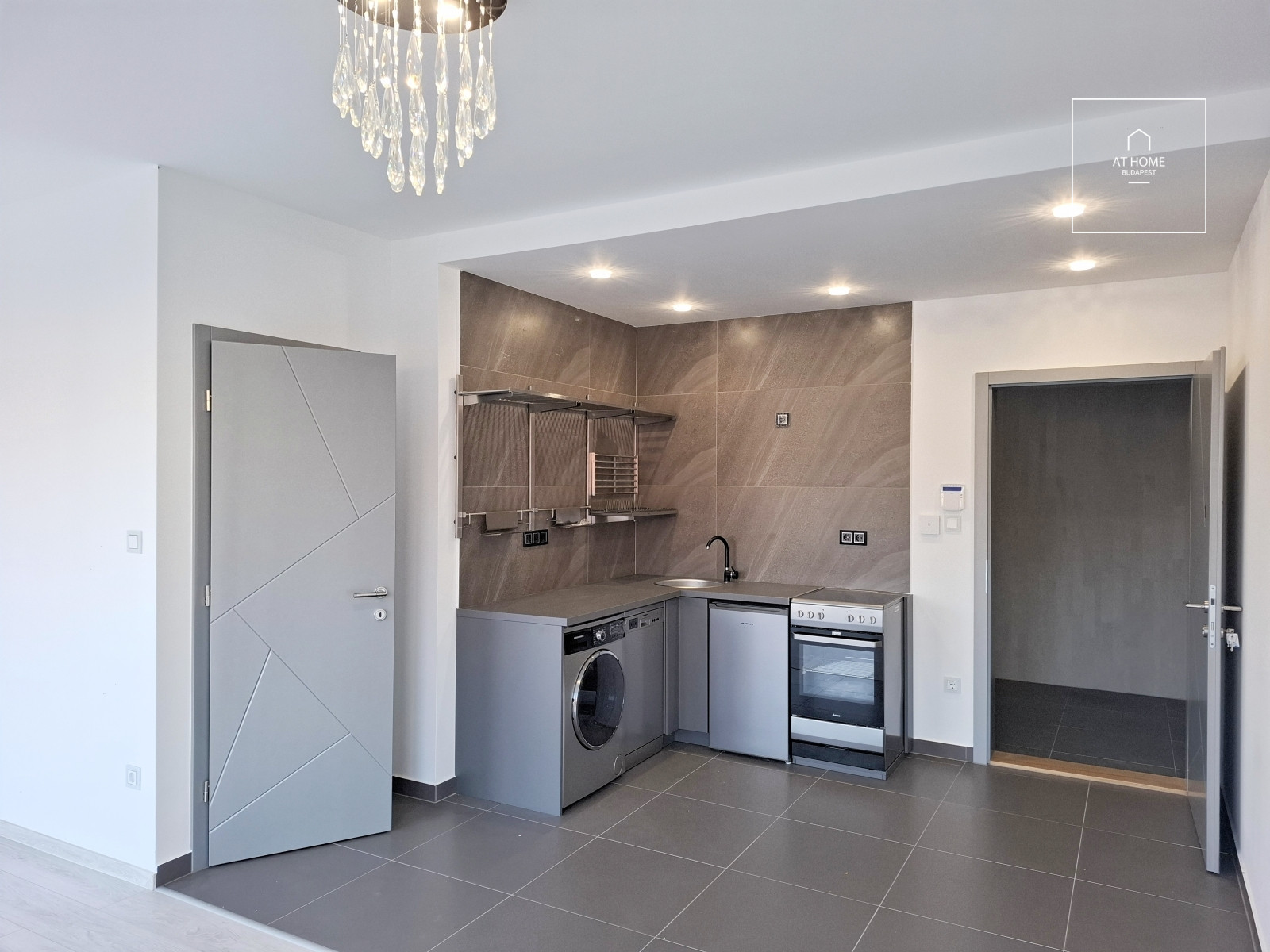 Studio apartment with terrace for sale  in District II, Zöldmál, Budapest