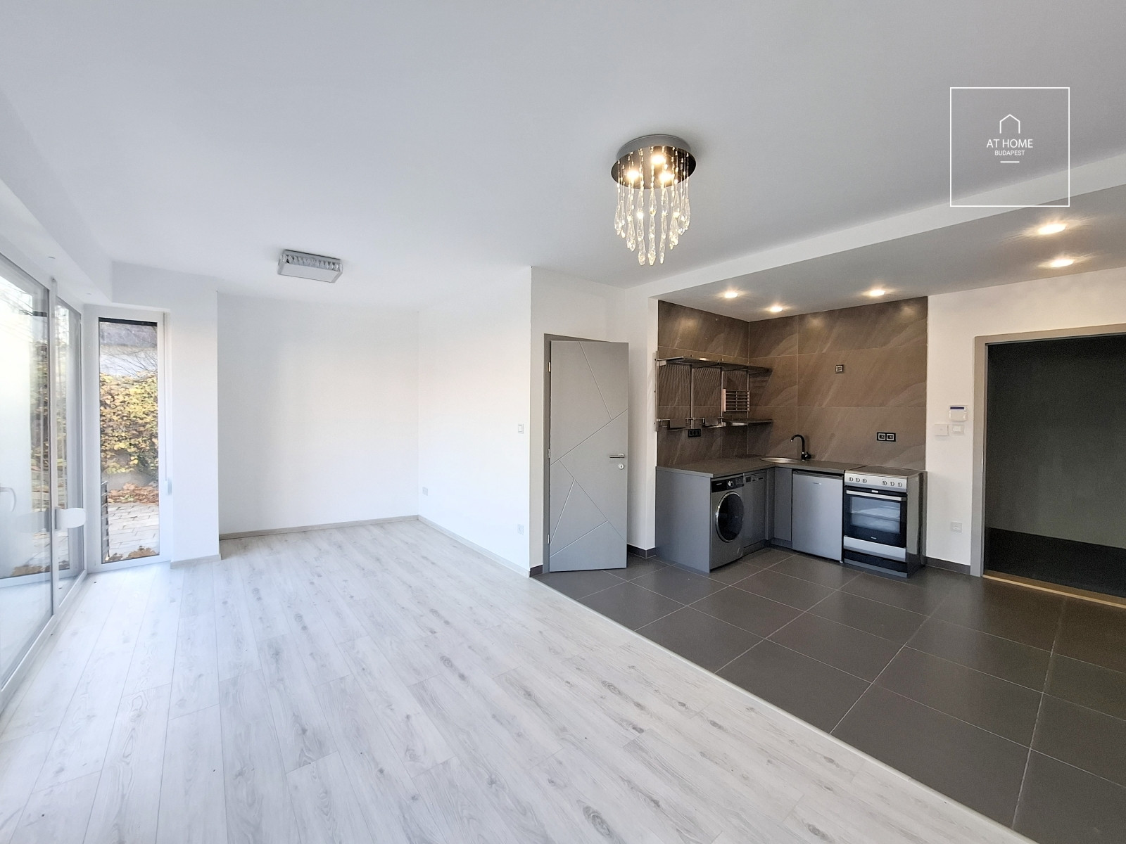 Studio apartment with terrace for sale  in District II, Zöldmál, Budapest