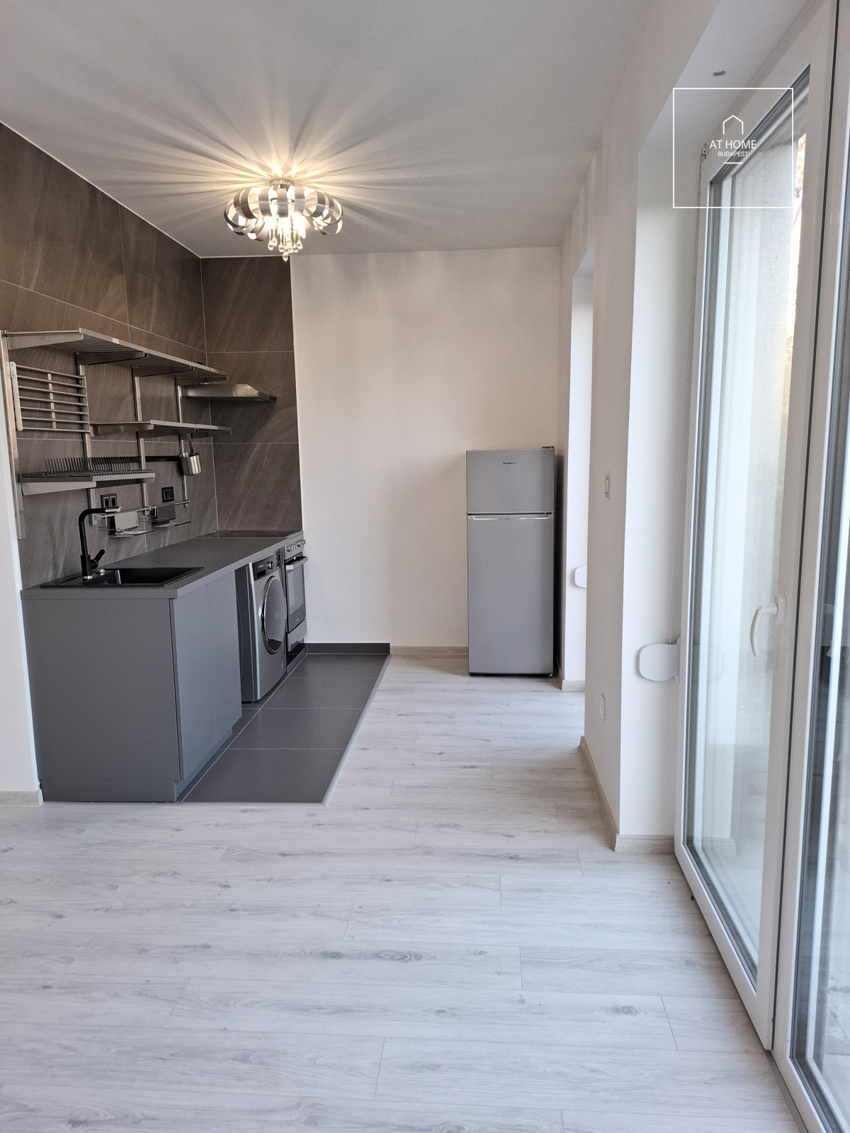 Studio apartment with terrace for sale in District II, Zöldmál, Budapest