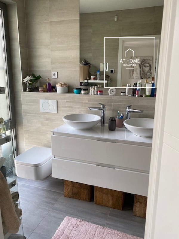 A premium four-bedroom apartment with private garden is available for rent in Budapest, 2nd district, Lipótmező.