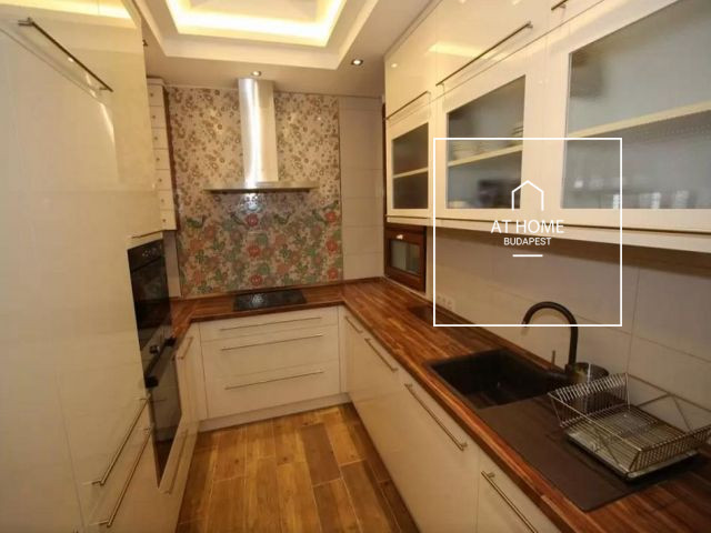 Elegant, fully furnished apartment with a built-in infrared sauna in District VI