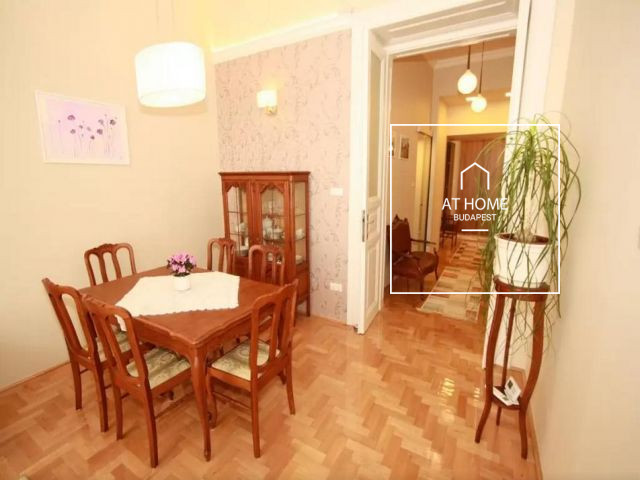 Elegáns, bútorozott lakás beépített infraszaunával a VI. kerületben