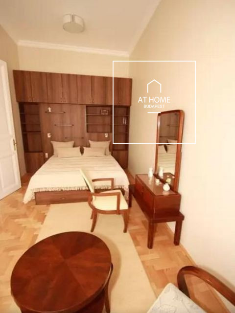 Elegant, fully furnished apartment with a built-in infrared sauna in District VI