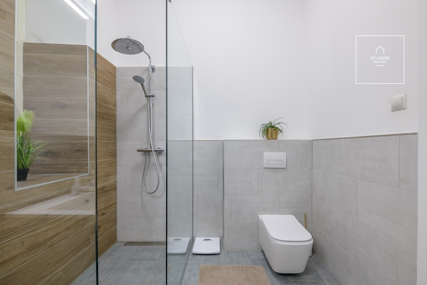 Newly built apartment with garden for rent in Budapest 6th district,  Külső-Terézváros