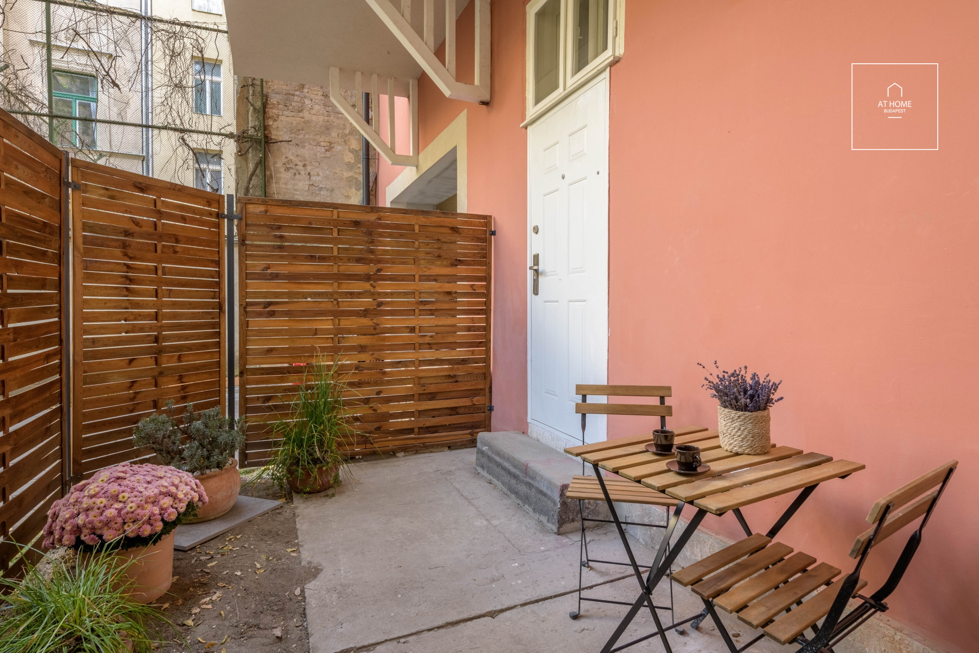 Newly built apartment with garden for rent in Budapest 6th district,  Külső-Terézváros