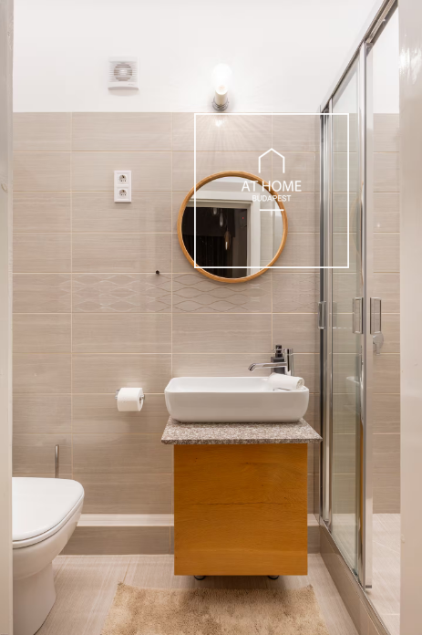 Renovated 3-Bedroom Stylish Apartment by the Basilica