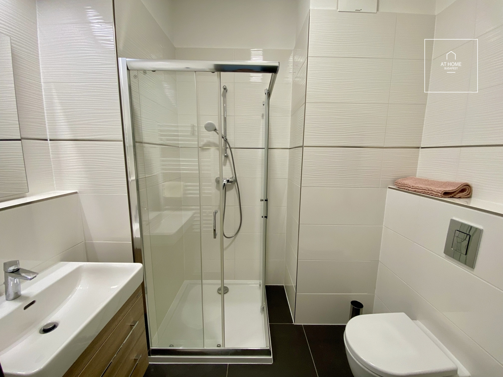 Panorámás luxuslakás 10nm-es terasszal és 2 hálószobával a Budaparton