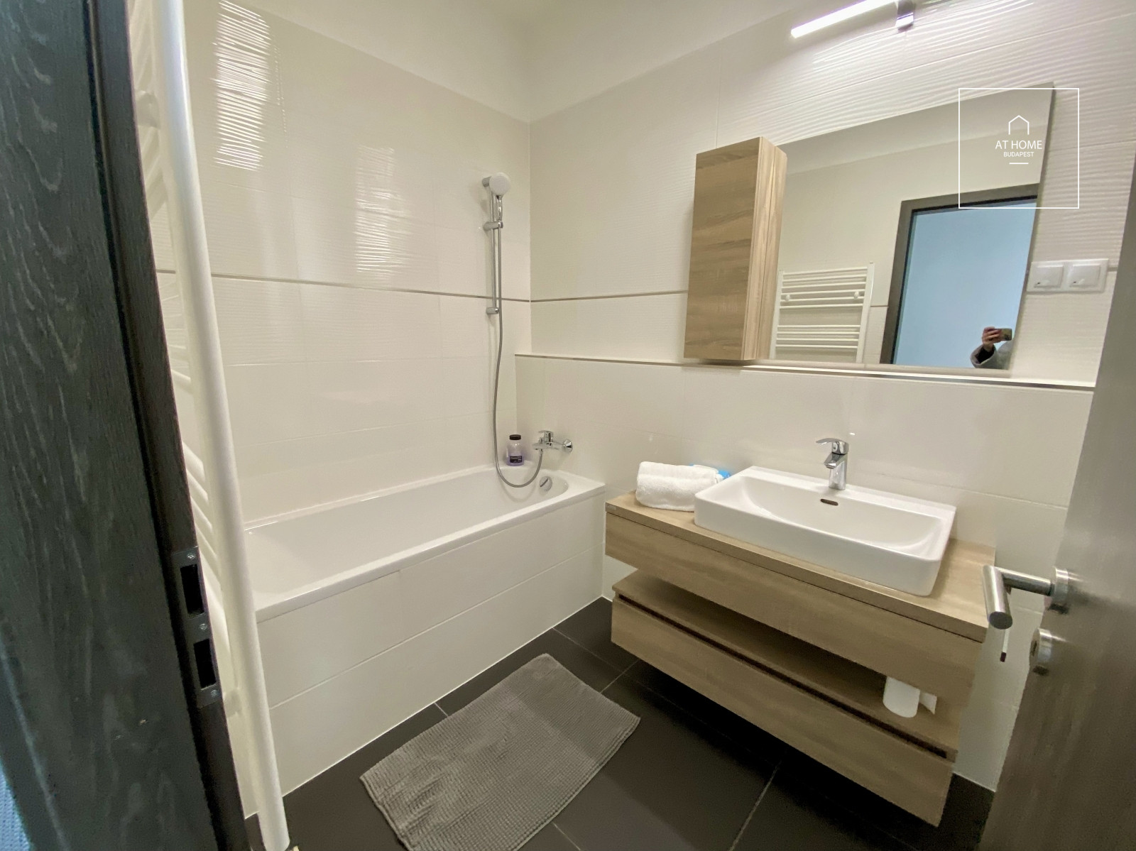 Luxury apartment with panoramic views, 10 sqm terrace, and 2 bedrooms at Budapart