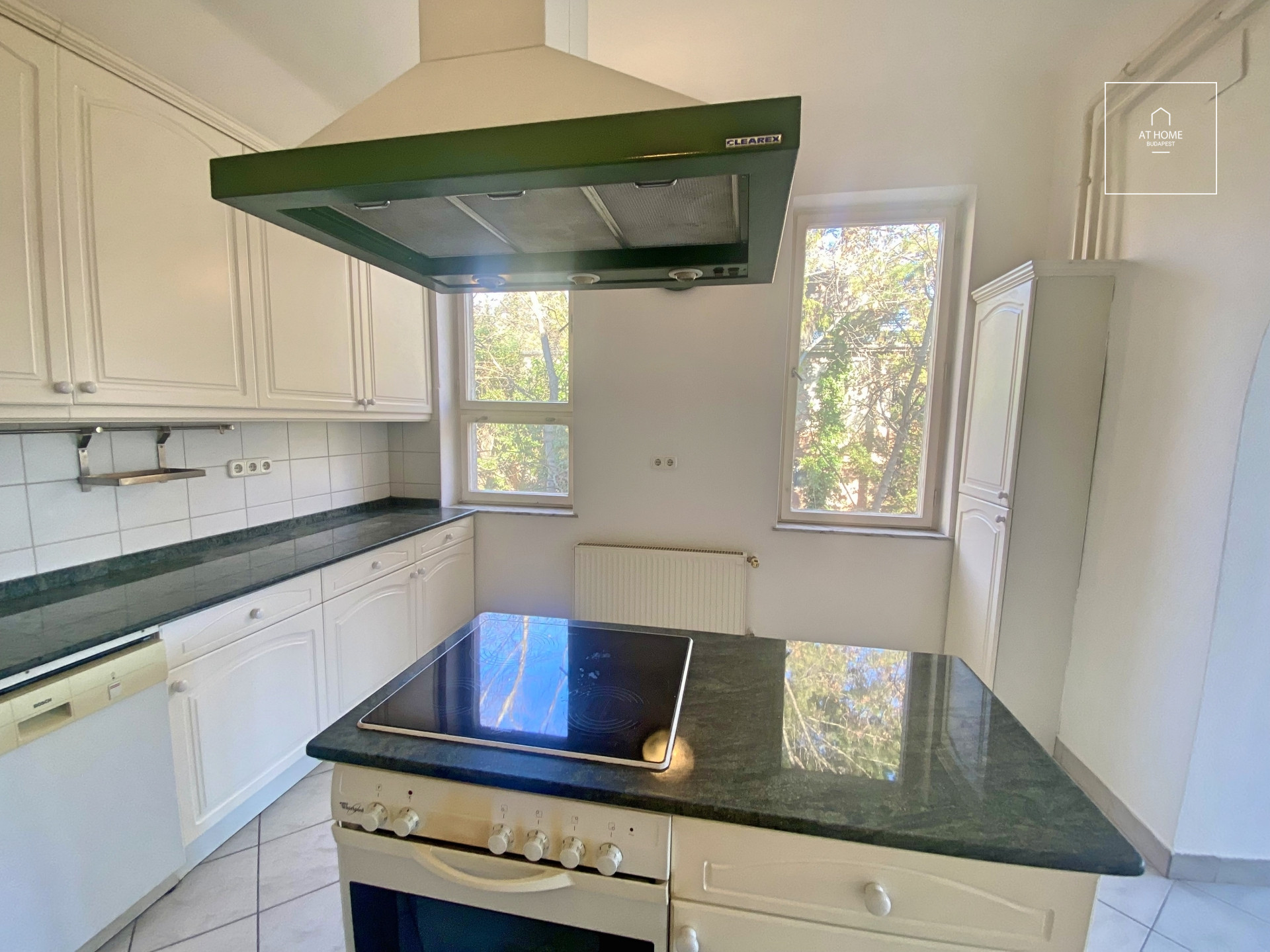 Sunny apartment for rent Budapest II. district, Törökvész