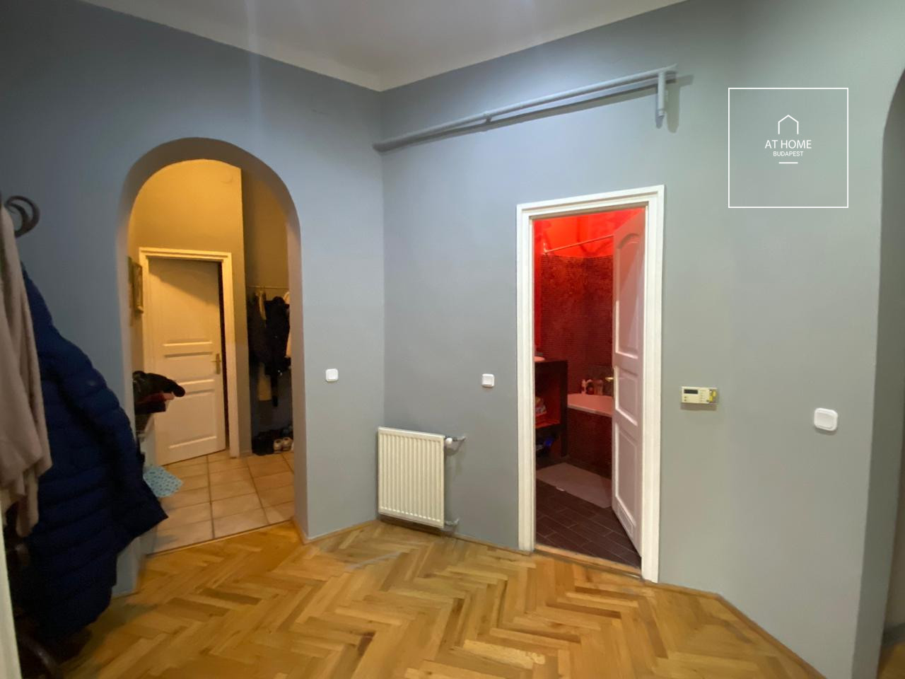 Two-bedroom apartment for rent in the heart of the city center, district 5