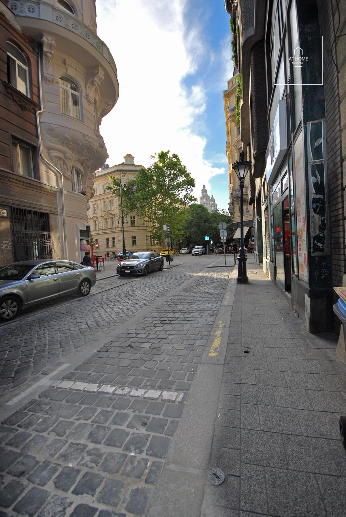 Two-bedroom apartment for rent in the heart of the city center, district 5