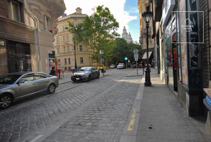 Two-bedroom apartment for rent in the heart of the city center, district 5