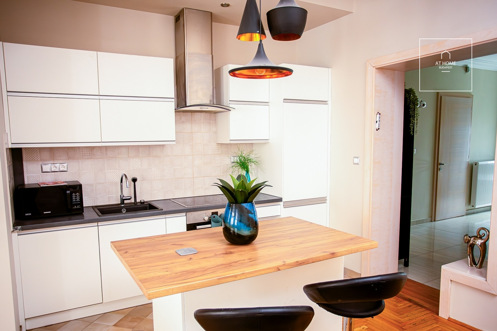 Refurbished 2-bedroom apartment for sale in downtown Budapest