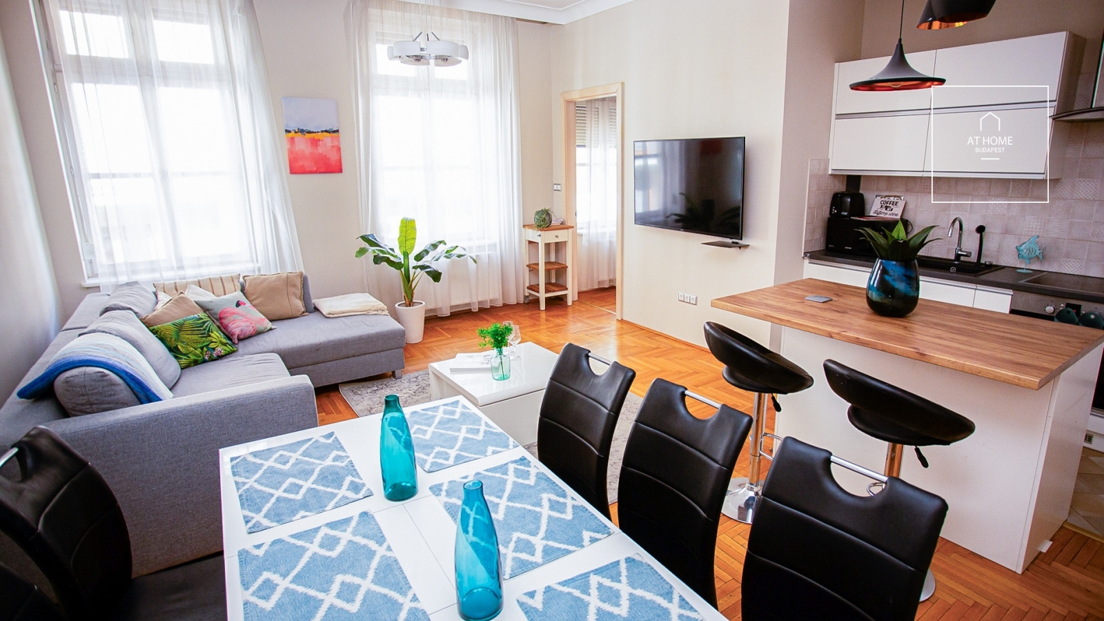 Refurbished 2-bedroom apartment for sale in downtown Budapest