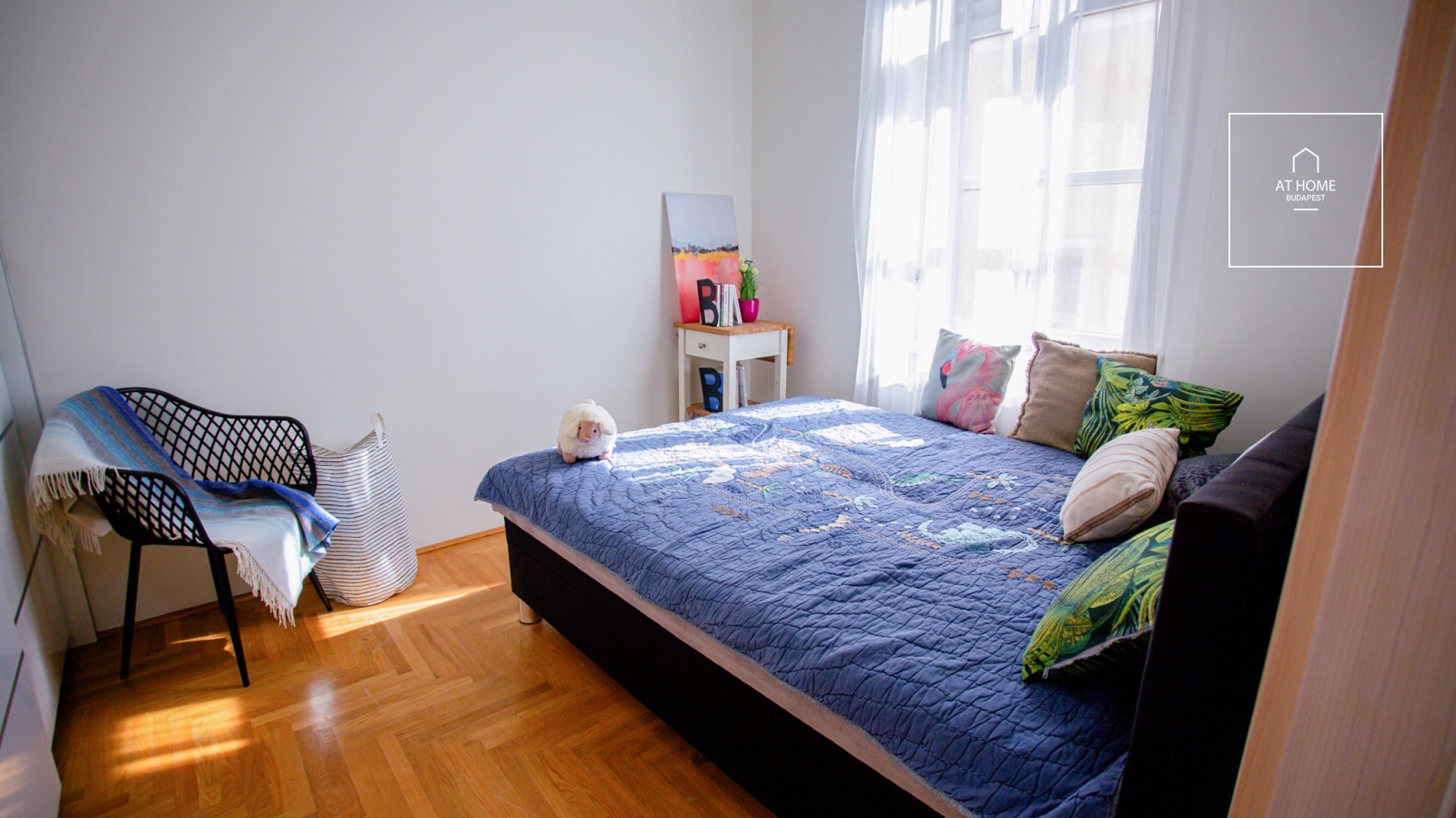 Refurbished 2-bedroom apartment for sale in downtown Budapest