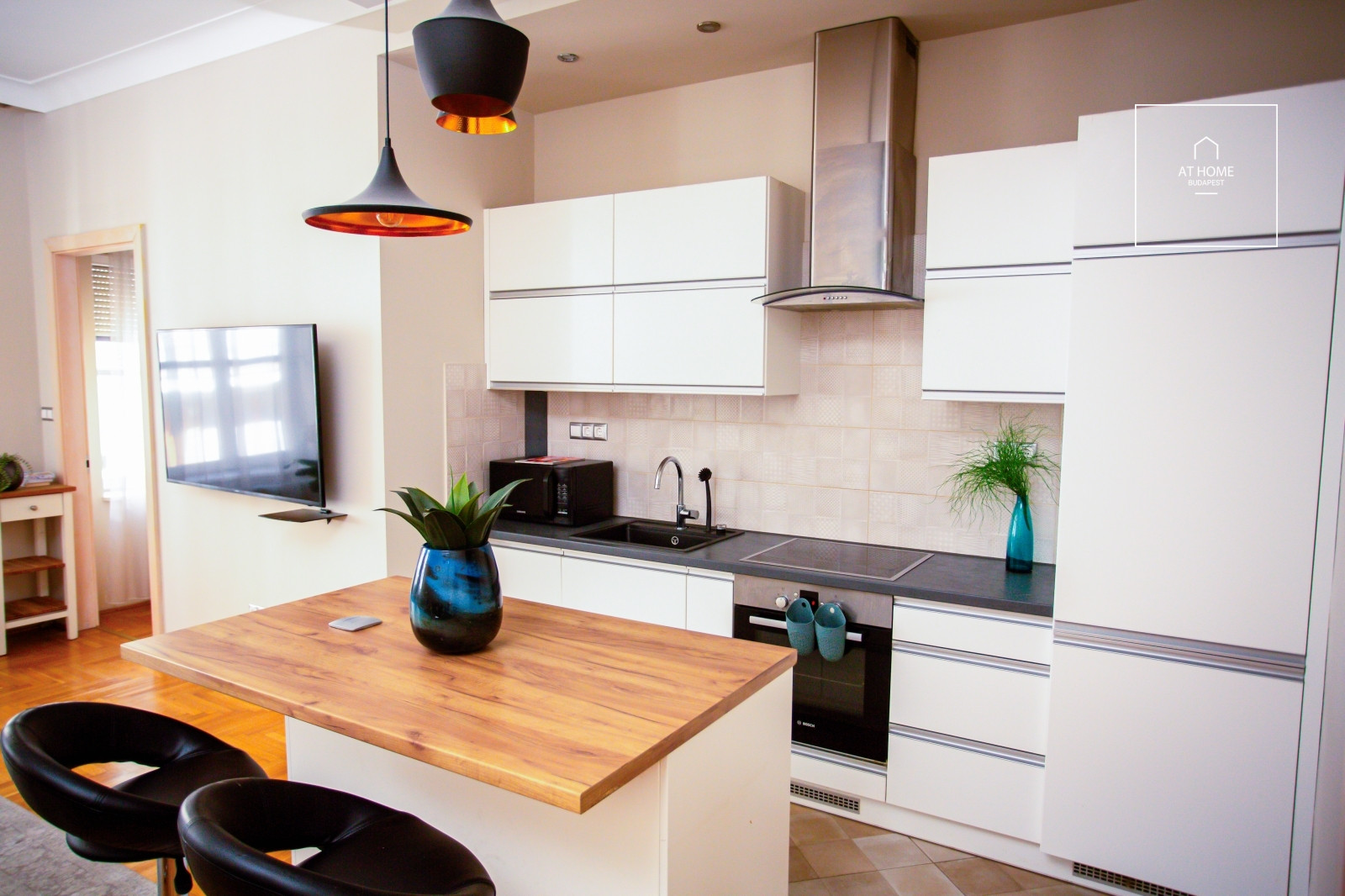 Refurbished 2-bedroom apartment for sale in downtown Budapest