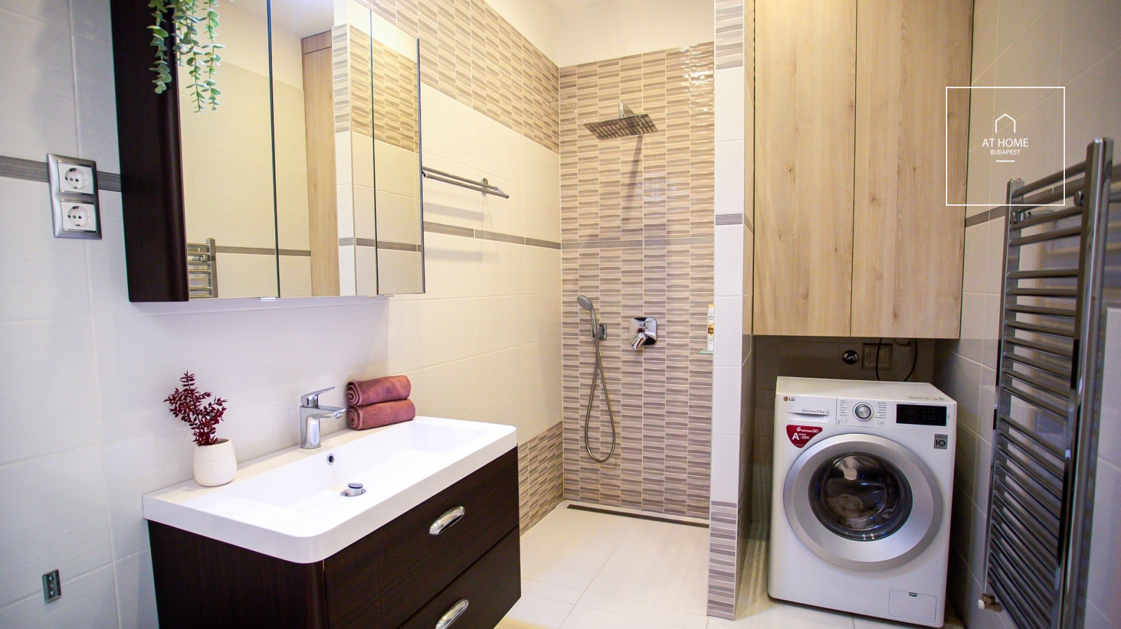 Refurbished 2-bedroom apartment for sale in downtown Budapest