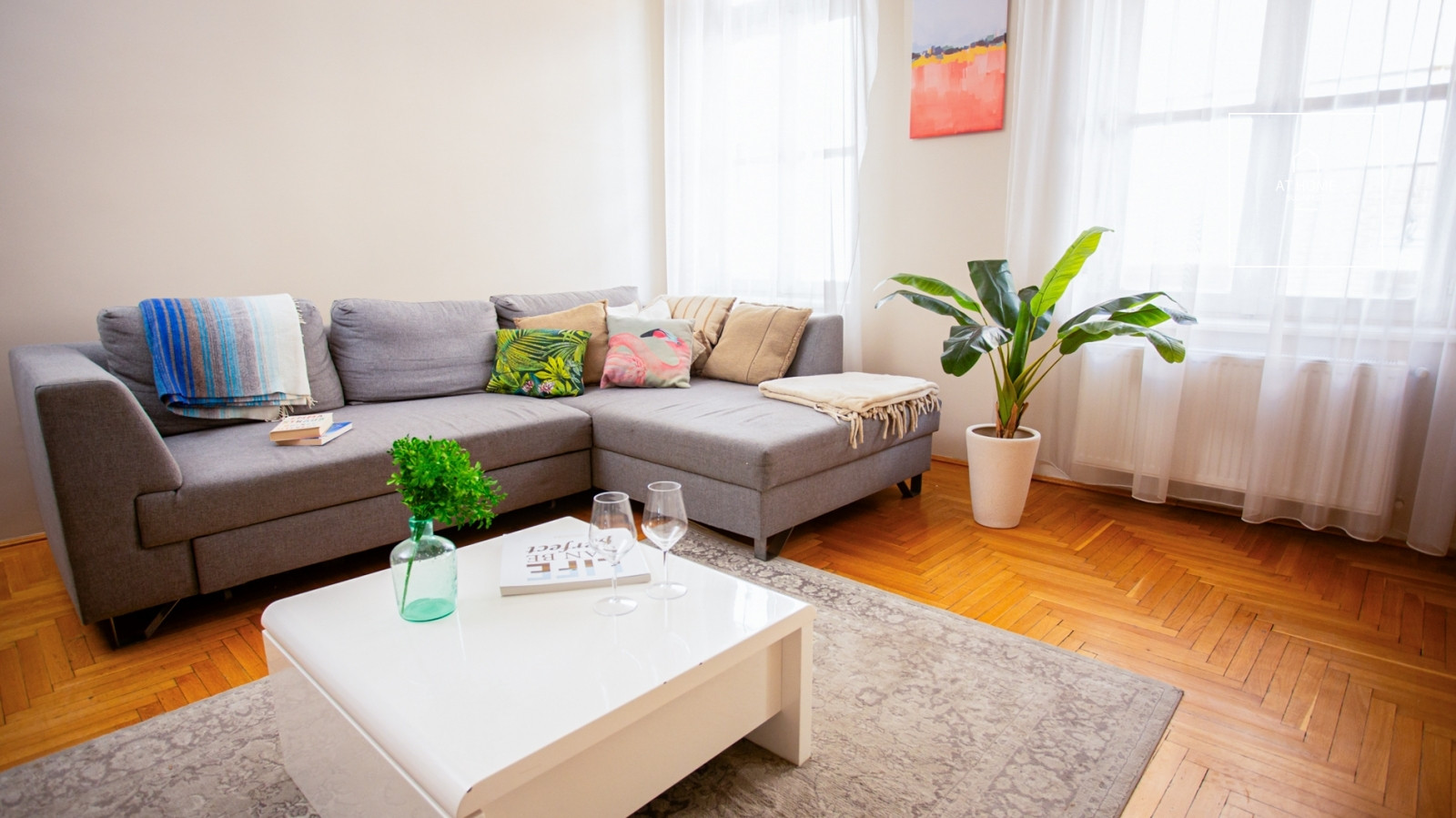 Refurbished 2-bedroom apartment for sale in downtown Budapest