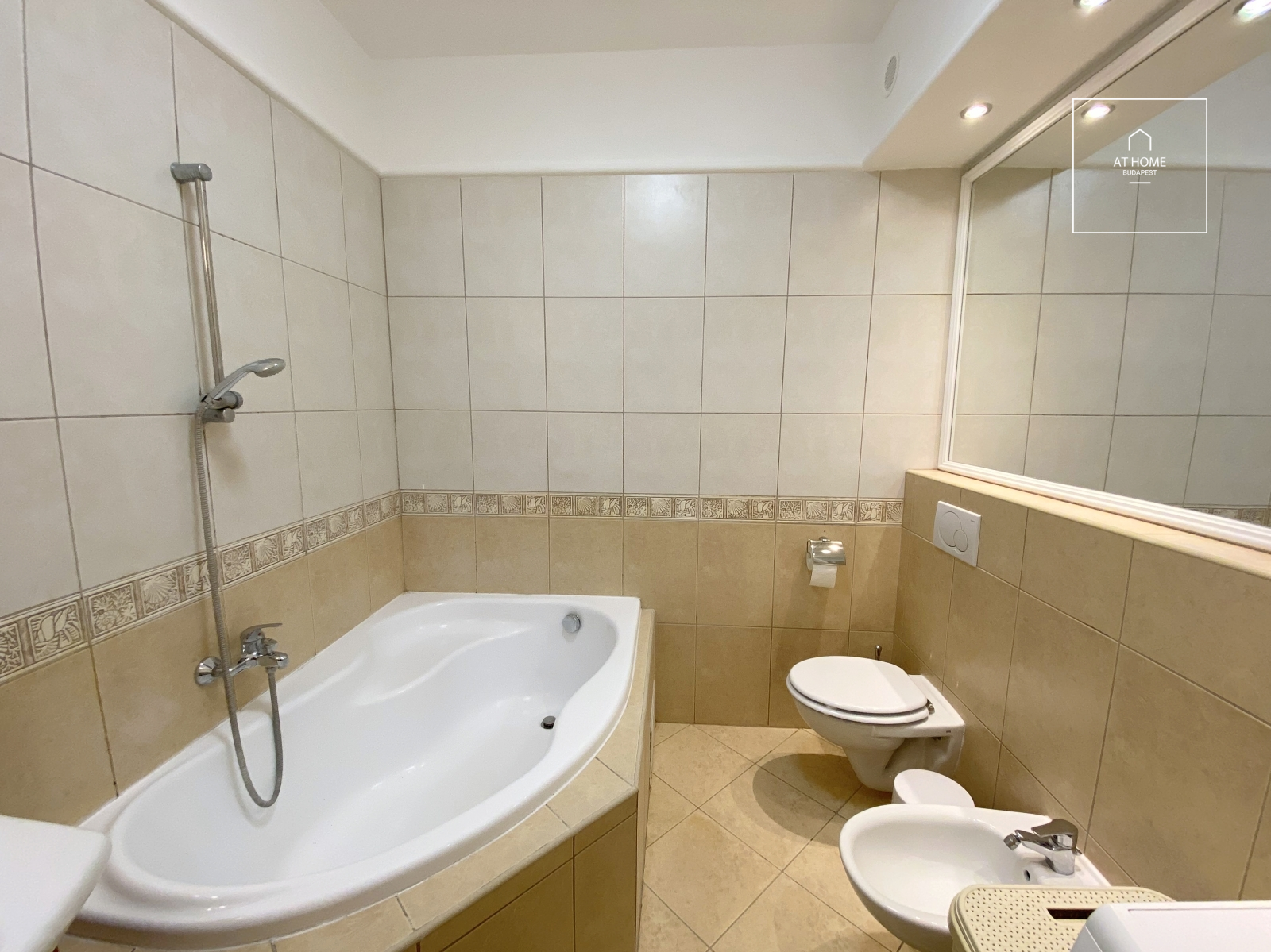 Cozy two-bedroom apartment for rent Budapest II. district, Kurucles