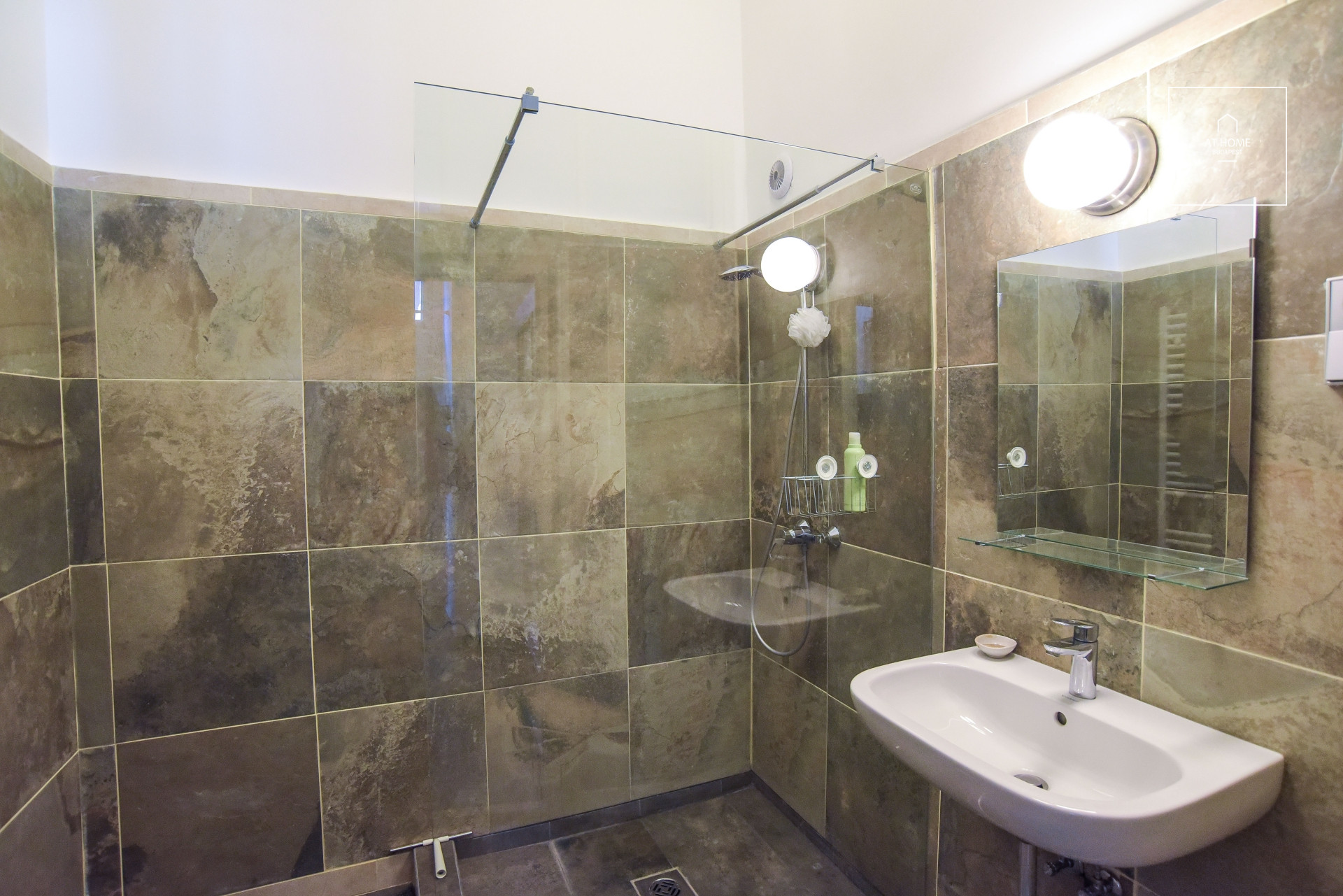 2 bedroom apartment for rent in Budapest 7th district