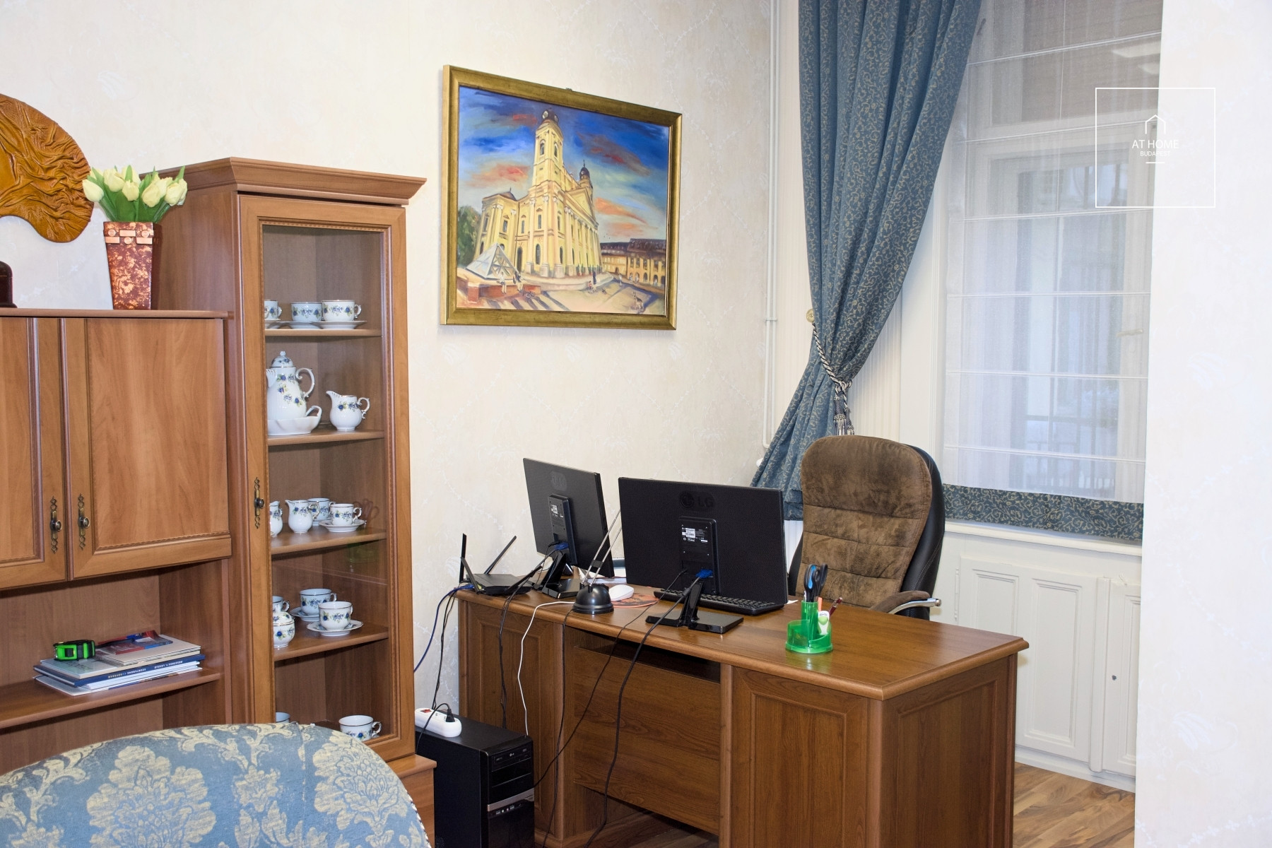 Elegant, Renovated Classic Apartment for Sale in Külső-Terézváros, Budapest