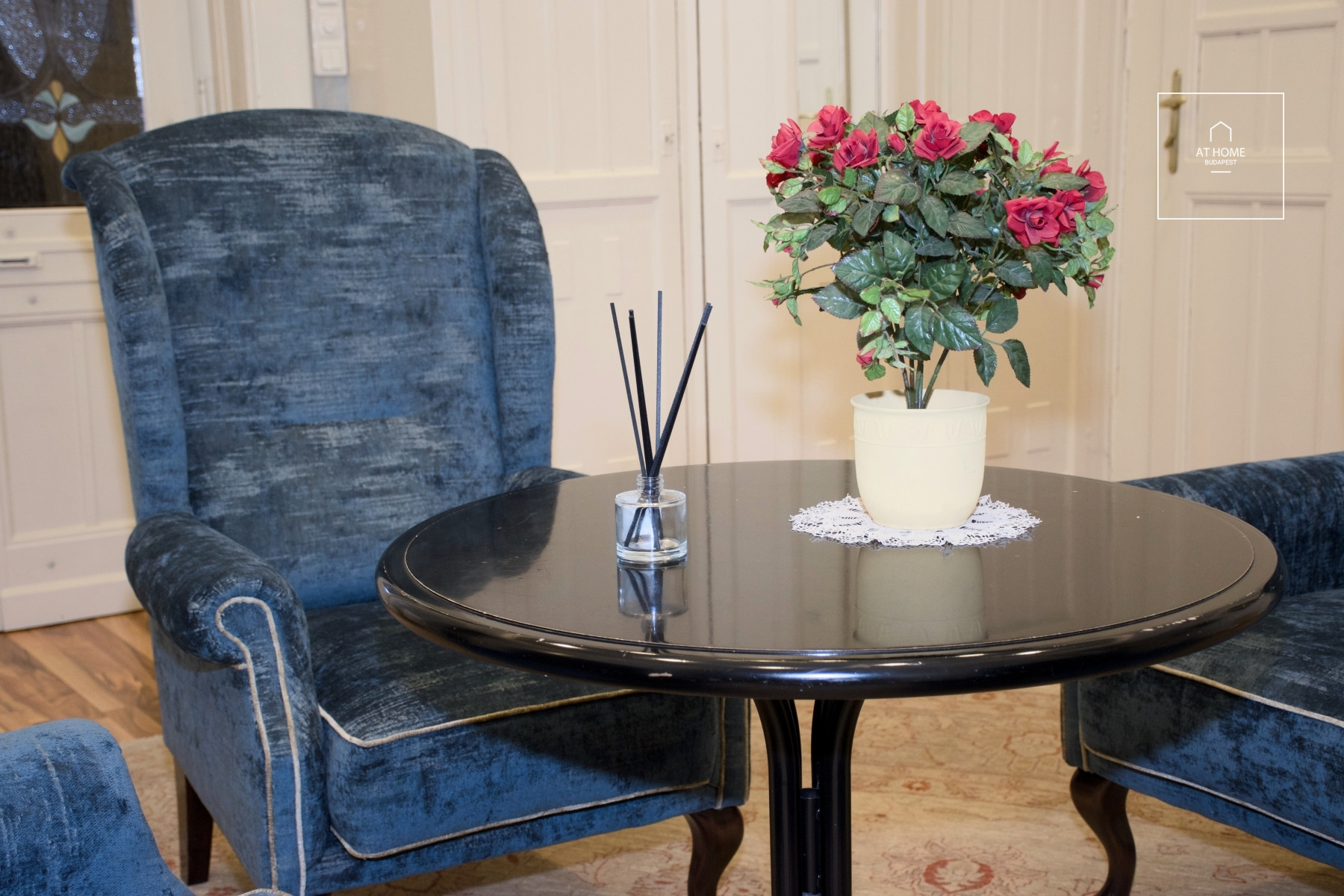 Elegant, Renovated Classic Apartment for Sale in Külső-Terézváros, Budapest