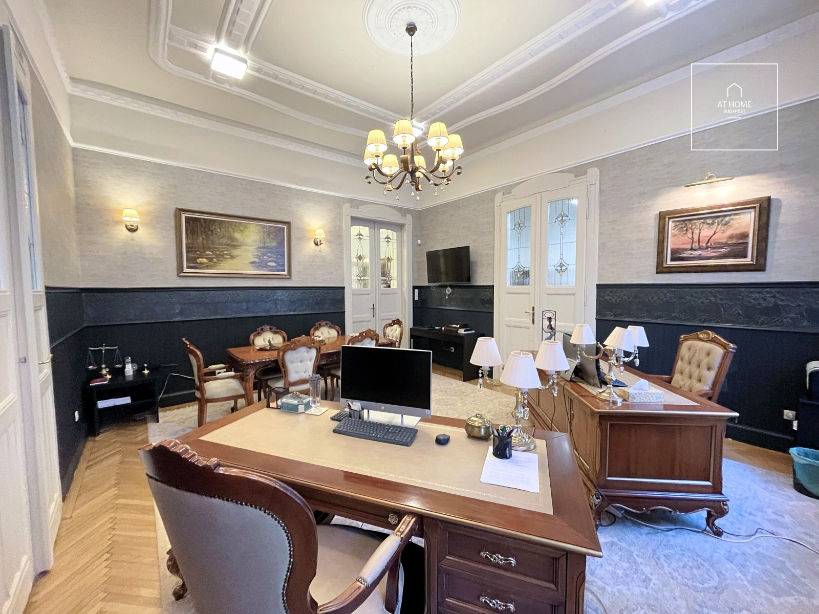 Elegant, Renovated Classic Apartment for Sale in Külső-Terézváros, Budapest