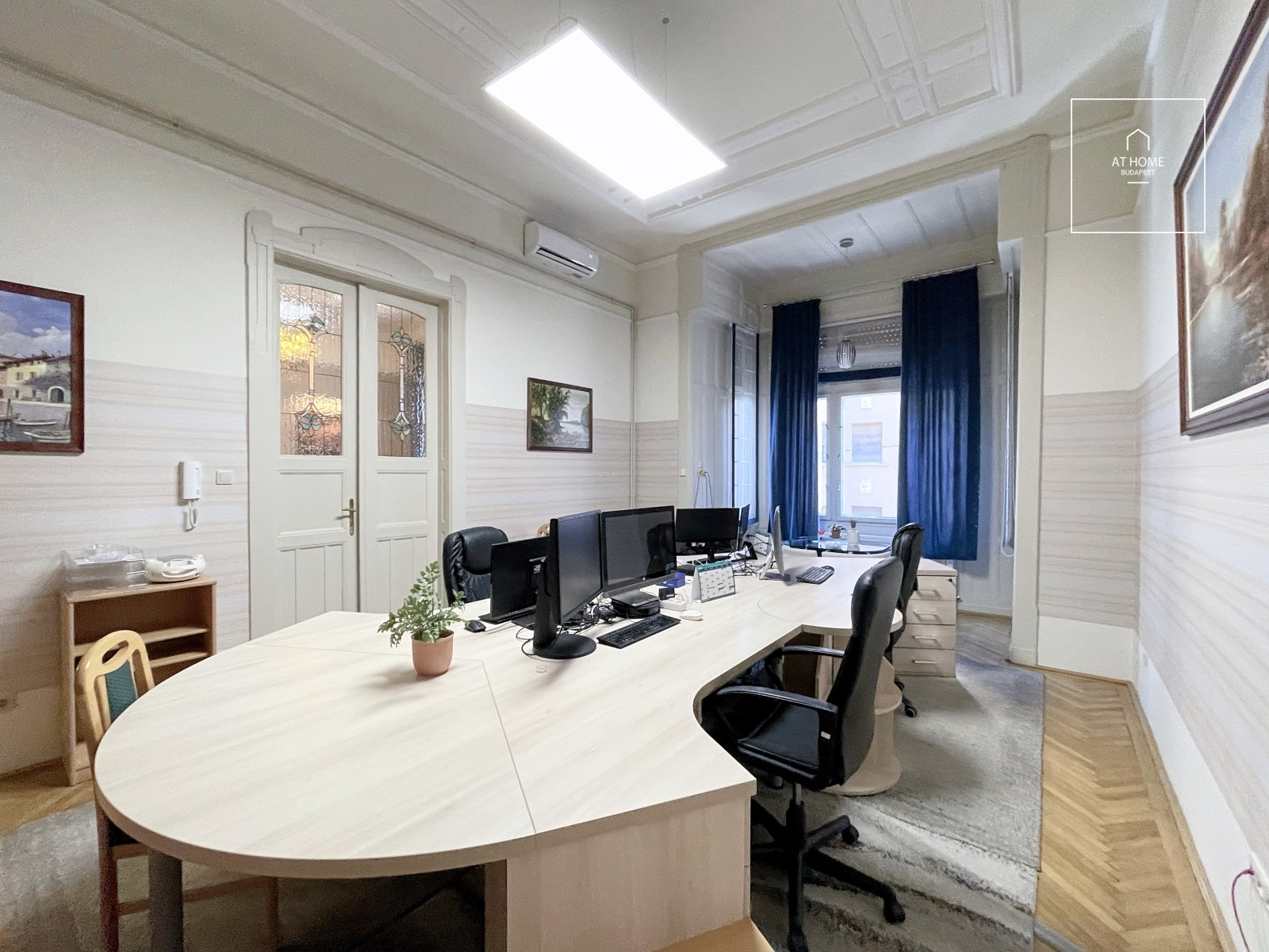 Elegant, Renovated Classic Apartment for Sale in Külső-Terézváros, Budapest