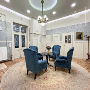 Elegant, Renovated Classic Apartment for Sale in Külső-Terézváros, Budapest