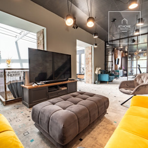 220 nm-es loft stílusú családi ház kerttel a Kolosy tér közelében