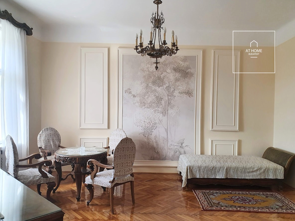 Renovated 100 sqm 2-Bedroom Apartment in District V, Lipótváros