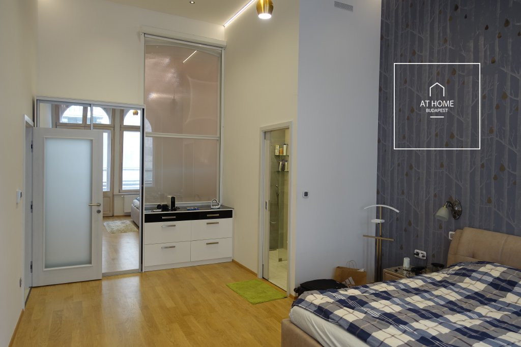 Refurbished 2-bedroom apartment for rent in downtown Budapest